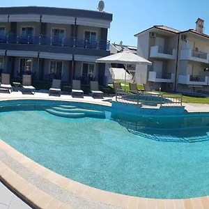 Apartment Finikas Garden, Nikiti (Sithonia)